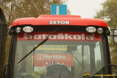 Nový Zetor Proxima 70 a Zetor 5211 - Autoškola Hořčička