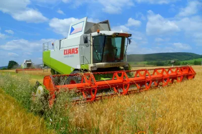 Žně se sklízecí mlátičkou Claas Lexion 480.