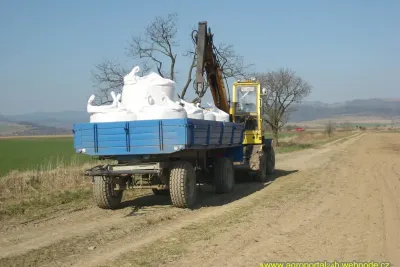 Setí s traktorem John Deere 8230