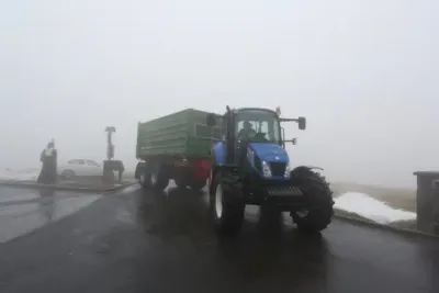 Traktor New Holland T5.120 při výjezdu na Praděd