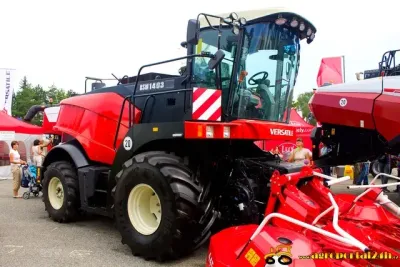 Sklízecí řezačka Versatile RSM 1403 na výstavě