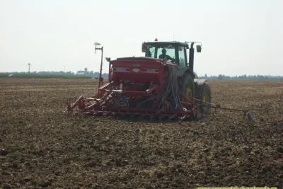 Setí s traktory John Deere 6430 a 8200