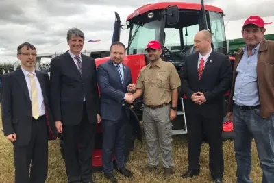 Jiří Šír, náměstek  ministra zemědělství pro řízení sekce, Radek Rubeš, velvyslanec ČR v Zambii, Marian Jurečka, ministr zemědělství ČR, Villem Van Zi