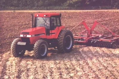 V roce 1988 uvede na trh firma Case IH první zcela nový traktor řady Magnum