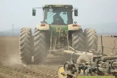 John Deere 8200