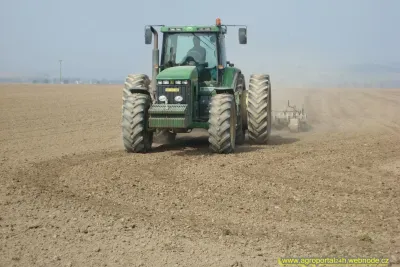 John Deere 8200