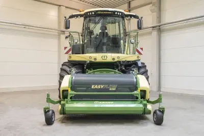 Krone představilo řezačku s unikátní výškově nastavitelnou kabinou! – snímek 3