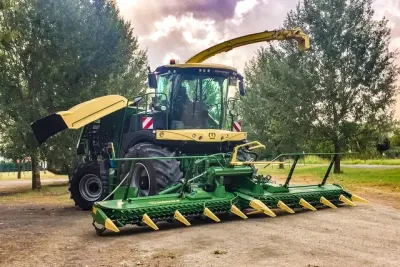 Krone představilo řezačku s unikátní výškově nastavitelnou kabinou! – snímek 4