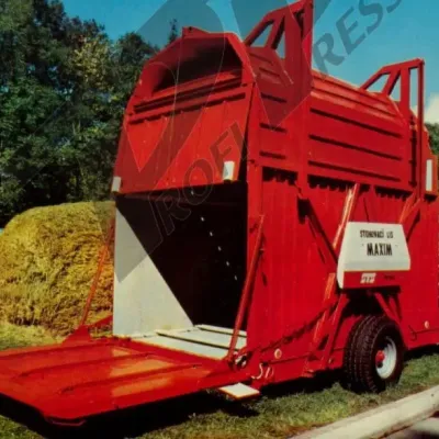 Stohovací lis z produkce STS Třebíč MAXIM rok 1989 oceněný Zlatým klasem na výstavě v Českých Budějovicích (foto zdroj archiv vydavatelství ProfiPress).